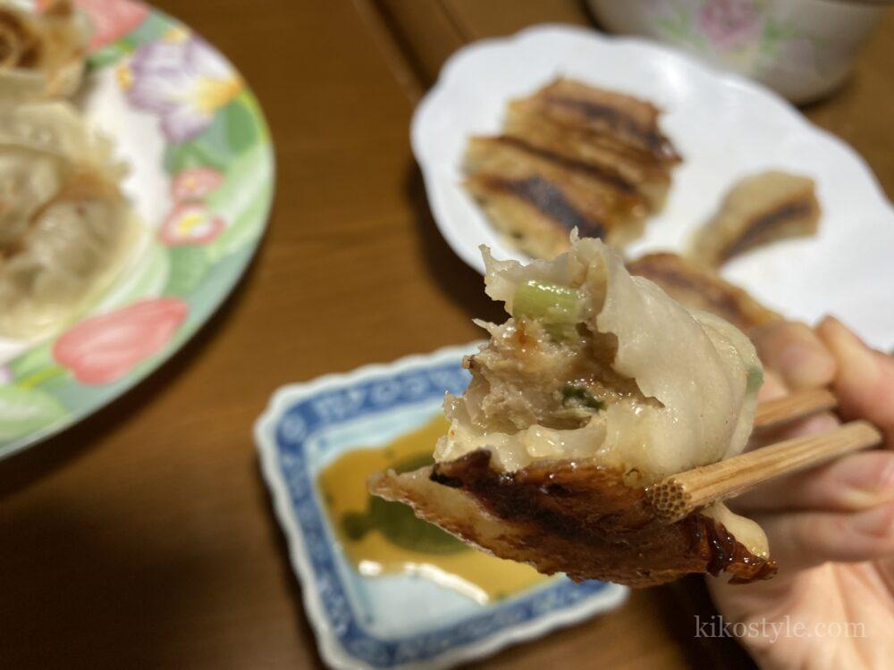 池田屋生餃子の断面