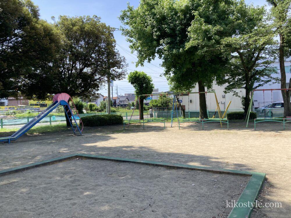 加納公園の遊具の写真