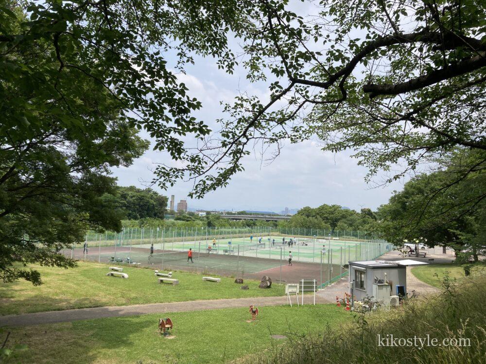 境川緑道公園のテニスコート