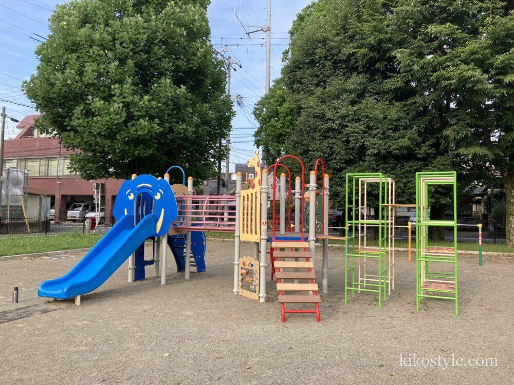 美島公園の複合遊具