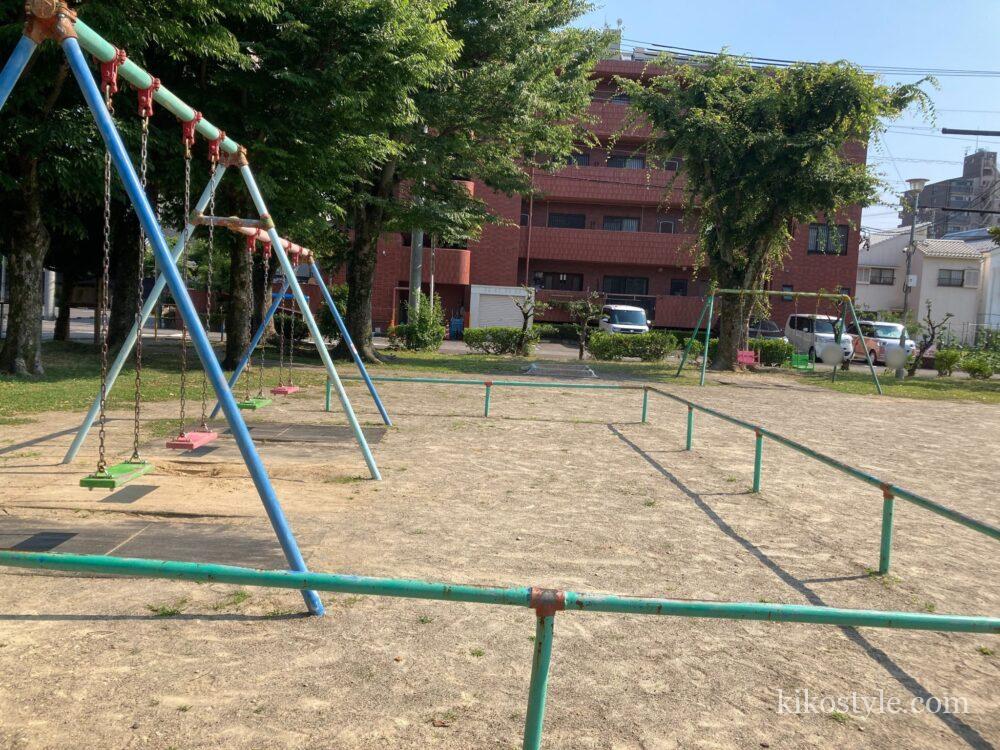 福光公園のブランコと砂場